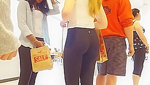 Candid - Sexy tight Lululemon Leggings ass Candid - Sexy tight Lululemon Leggings ass