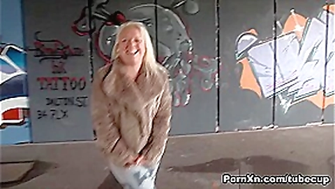 No Panties Pissing! - PornXn No Panties Pissing! - PornXn