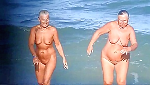 Nude Beach MILFs & GILFs Nude Beach MILFs & GILFs