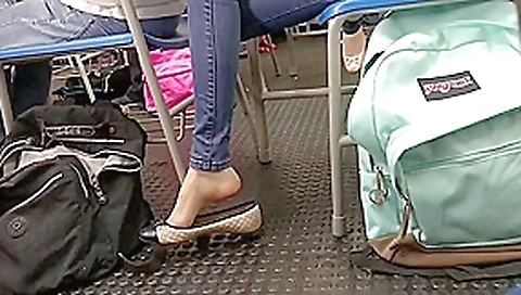Candid dangling in class (TR) - Pt 1 Candid dangling in class (TR) - Pt 1