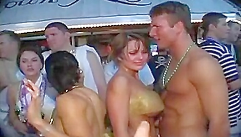 Groups Of Hot Girls Flashing Their Boobs Groups Of Hot Girls Flashing Their Boobs