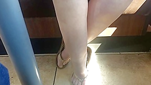 UPSKIRT 19 year old Tinder Date - No Panties? you tell me! UPSKIRT 19 year old Tinder Date - No Panties? you tell me!