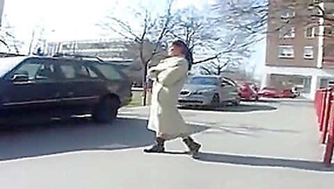 Sexy girl pissing in public Sexy girl pissing in public
