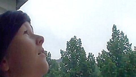 Deutsche fettsau wichst ihre fotze im regen! Deutsche fettsau wichst ihre fotze im regen!