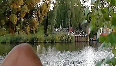 Nasses Fickvieh an der Spree hart gefistet! Extrem Public! Nasses Fickvieh an der Spree hart gefistet! Extrem Public!
