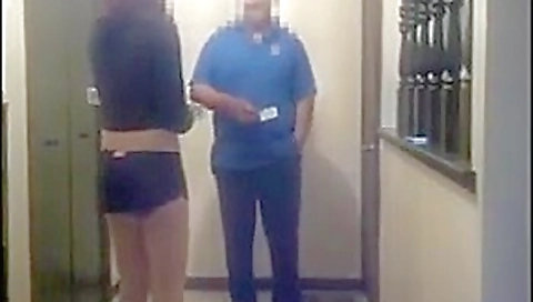 Flashing the pizza guy-04 Flashing the pizza guy-04