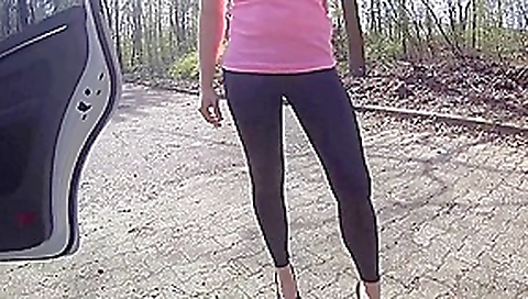 Blonde nutte draussen gefickt und angewichst! Blonde nutte draussen gefickt und angewichst!