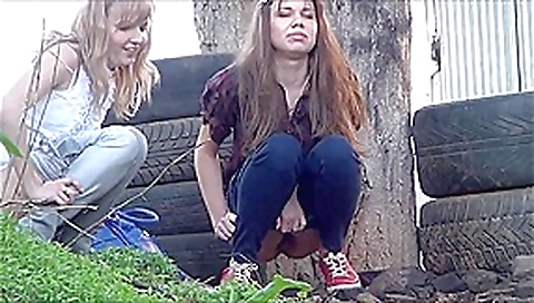 spying girls pissing outdoor spying girls pissing outdoor