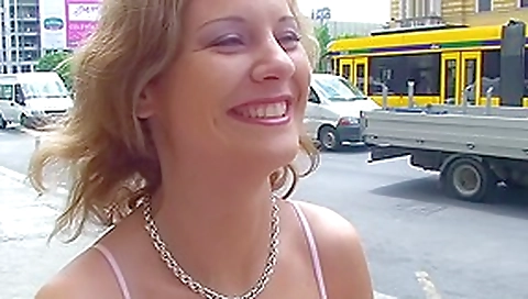 Cock pleasing in public Cock pleasing in public