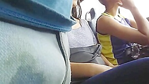 Garota Manja Pau Duro e Gozado na Calca no Busao Garota Manja Pau Duro e Gozado na Calca no Busao
